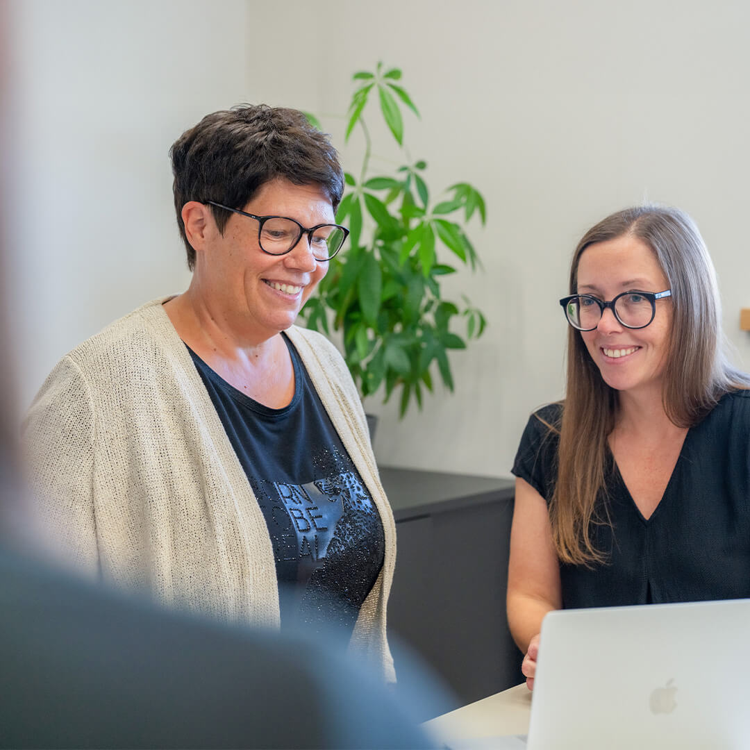 Kommunikation zwischen zwei Kolleginnen